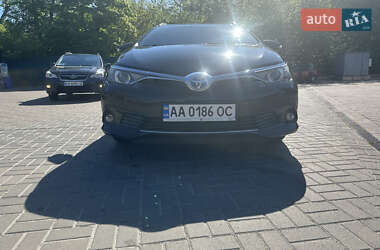 Универсал Toyota Auris 2015 в 