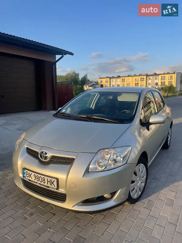 Toyota Auris