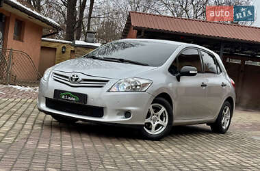 Toyota Auris 2011