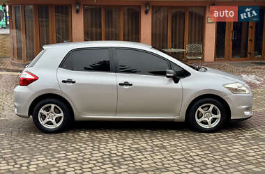 Хетчбек Toyota Auris 2011 в Мукачевому