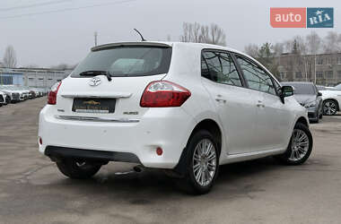 Хэтчбек Toyota Auris 2011 в Харькове