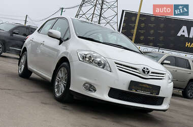 Хэтчбек Toyota Auris 2011 в Харькове