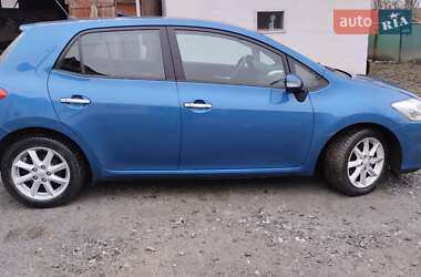 Хетчбек Toyota Auris 2010 в Літині