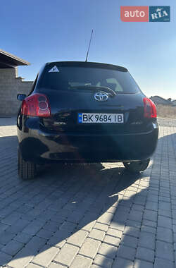 Хэтчбек Toyota Auris 2008 в Ровно