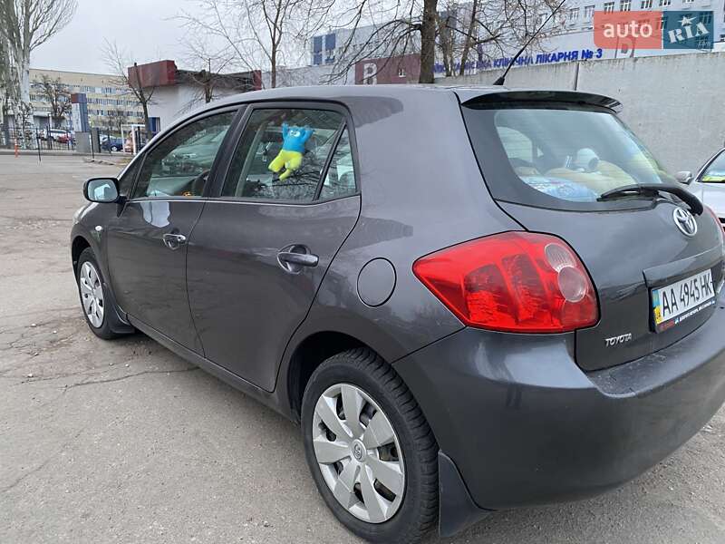Хэтчбек Toyota Auris 2008 в Киеве