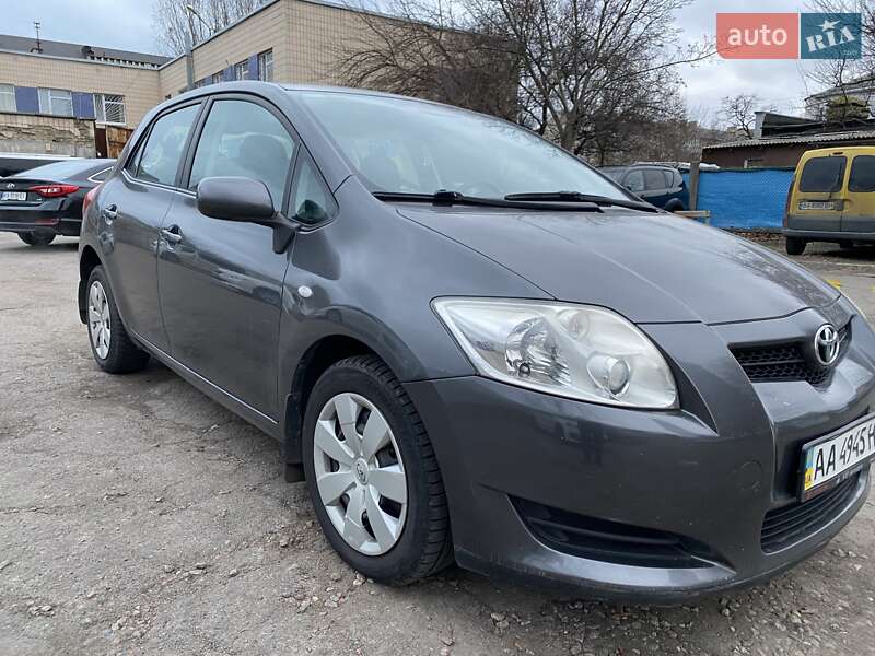 Хэтчбек Toyota Auris 2008 в Киеве