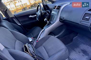 Хэтчбек Toyota Auris 2008 в Кривом Роге