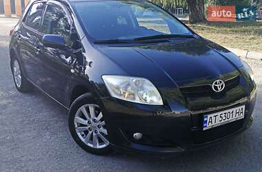 Хэтчбек Toyota Auris 2008 в 