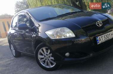 Хэтчбек Toyota Auris 2008 в 