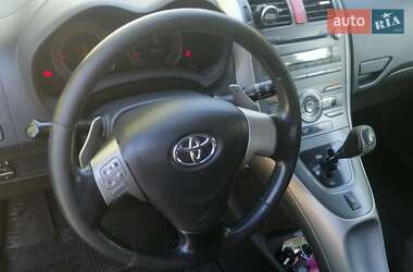 Хэтчбек Toyota Auris 2008 в 