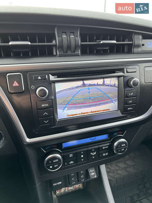 Хэтчбек Toyota Auris 2013 в Жмеринке