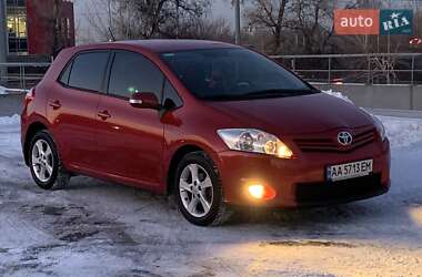 Хэтчбек Toyota Auris 2011 в Киеве