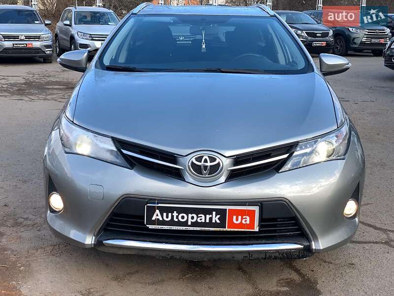 Универсал Toyota Auris 2014 в Виннице