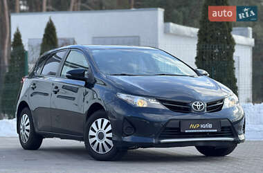 Хетчбек Toyota Auris 2013 в Києві