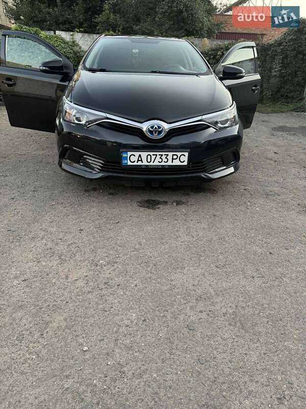 Хетчбек Toyota Auris 2015 в Черкасах