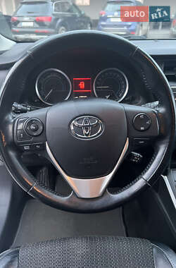 Хэтчбек Toyota Auris 2013 в Черновцах