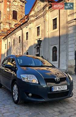 Хэтчбек Toyota Auris 2009 в Каменец-Подольском