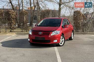 Хэтчбек Toyota Auris 2012 в Киеве