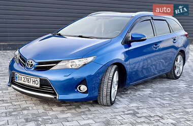 Универсал Toyota Auris 2014 в Каменец-Подольском