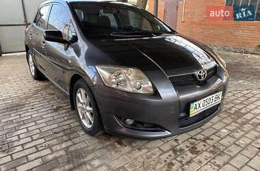 Хетчбек Toyota Auris 2008 в 