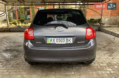 Хетчбек Toyota Auris 2008 в 