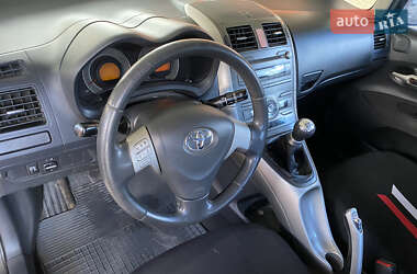 Хетчбек Toyota Auris 2008 в 