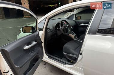 Хэтчбек Toyota Auris 2012 в Одессе