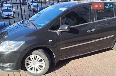 Хетчбек Toyota Auris 2008 в 