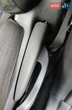 Хэтчбек Toyota Auris 2013 в 