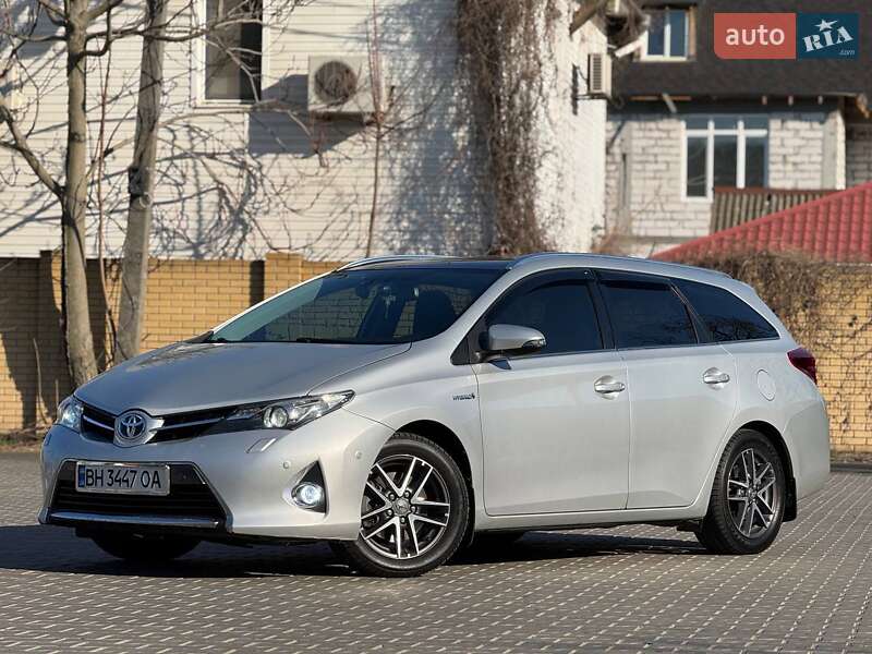 Toyota Auris 2014