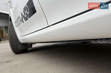 Хэтчбек Toyota Auris 2008 в 
