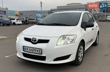 Хэтчбек Toyota Auris 2008 в 