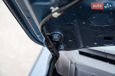 Хэтчбек Toyota Auris 2016 в 