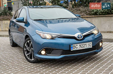 Хэтчбек Toyota Auris 2016 в 