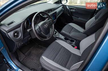 Хэтчбек Toyota Auris 2016 в 