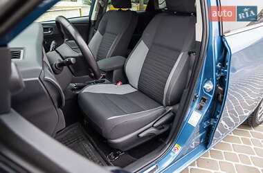 Хэтчбек Toyota Auris 2016 в 