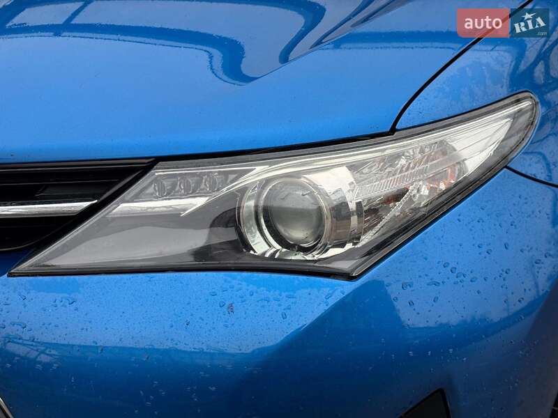 Хетчбек Toyota Auris 2014 в Києві