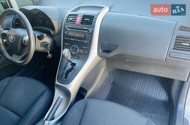 Хэтчбек Toyota Auris 2012 в Киеве