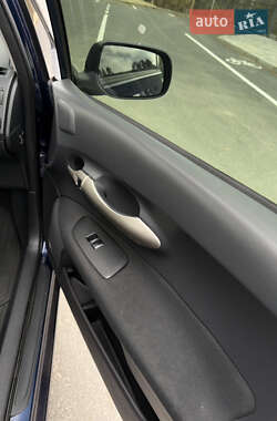 Хетчбек Toyota Auris 2008 в 
