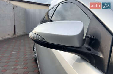 Универсал Toyota Auris 2014 в 