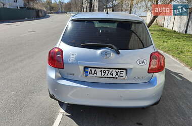 Хэтчбек Toyota Auris 2008 в 