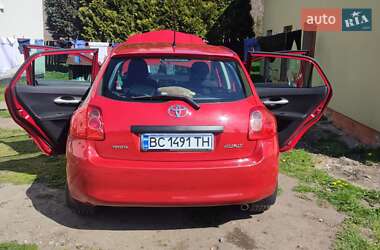 Хэтчбек Toyota Auris 2008 в 