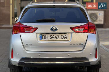 Универсал Toyota Auris 2014 в 