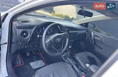 Универсал Toyota Auris 2015 в 