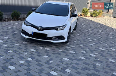 Универсал Toyota Auris 2015 в 