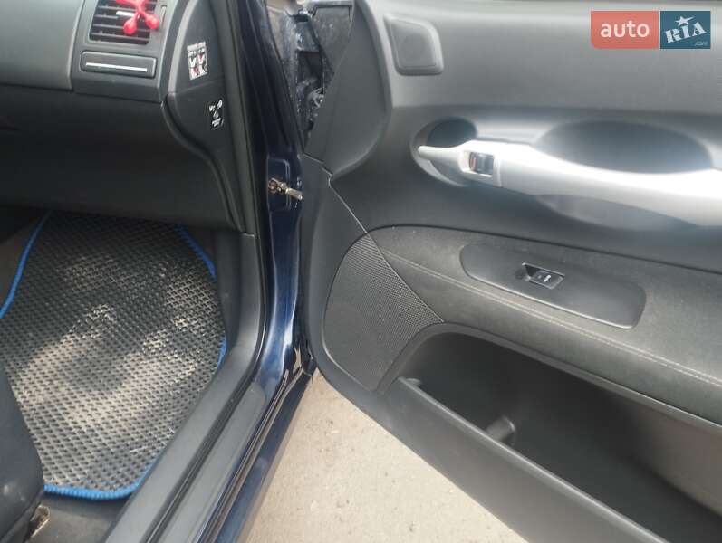 Хэтчбек Toyota Auris 2010 в Черновцах