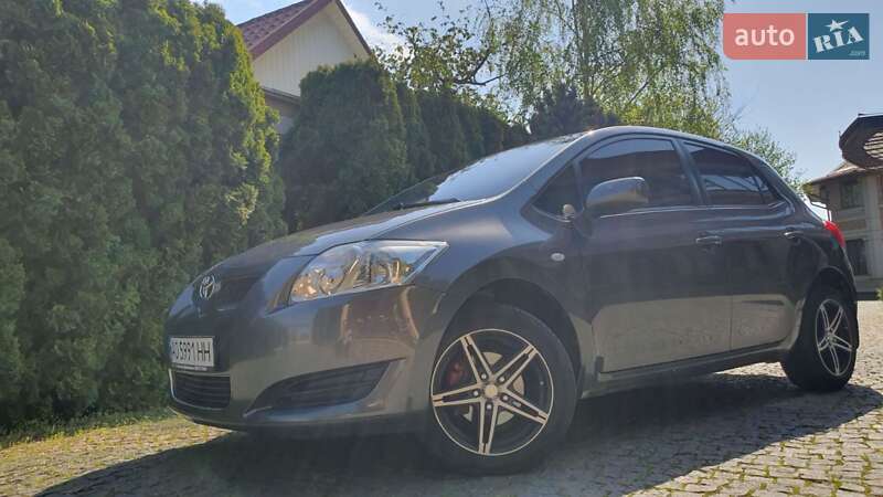 Хэтчбек Toyota Auris 2008 в Ужгороде