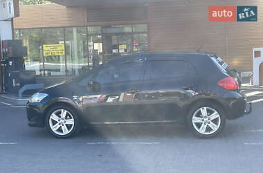 Хэтчбек Toyota Auris 2007 в 