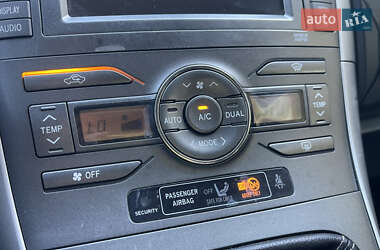 Хэтчбек Toyota Auris 2007 в 
