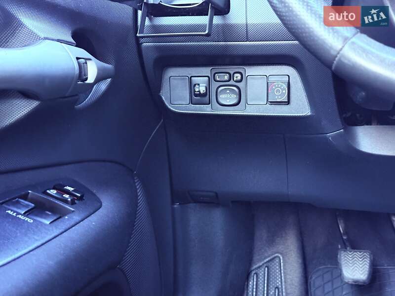 Хетчбек Toyota Auris 2012 в Черкасах